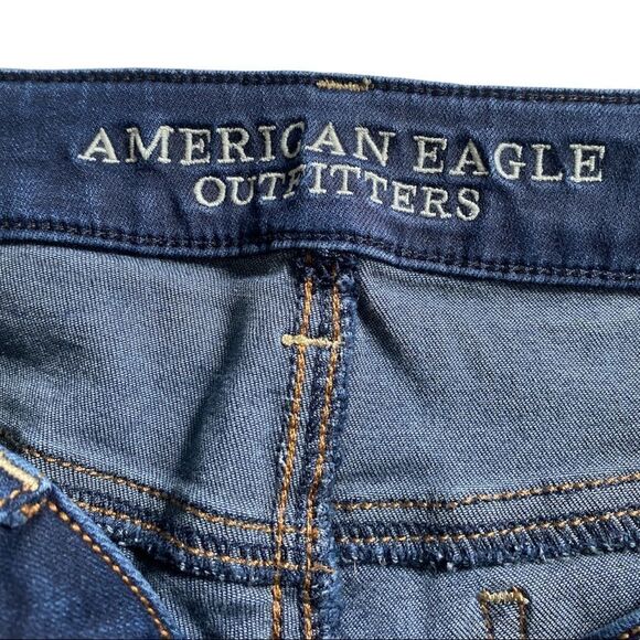 American Eagle Outfitters Size 4 Blue Denim Cuffed Shorts - Picture 3 of 3